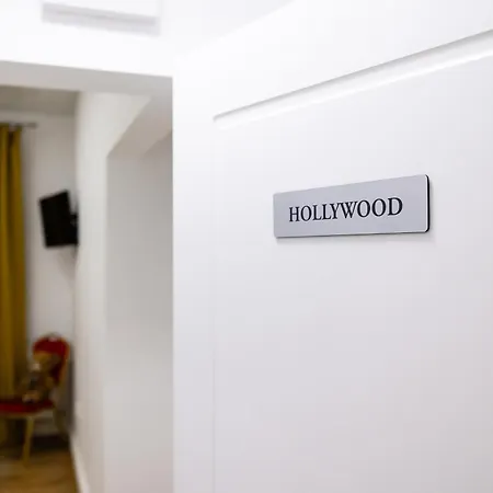 Hollywood Apartmán *