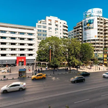 Hollywood Bucharest